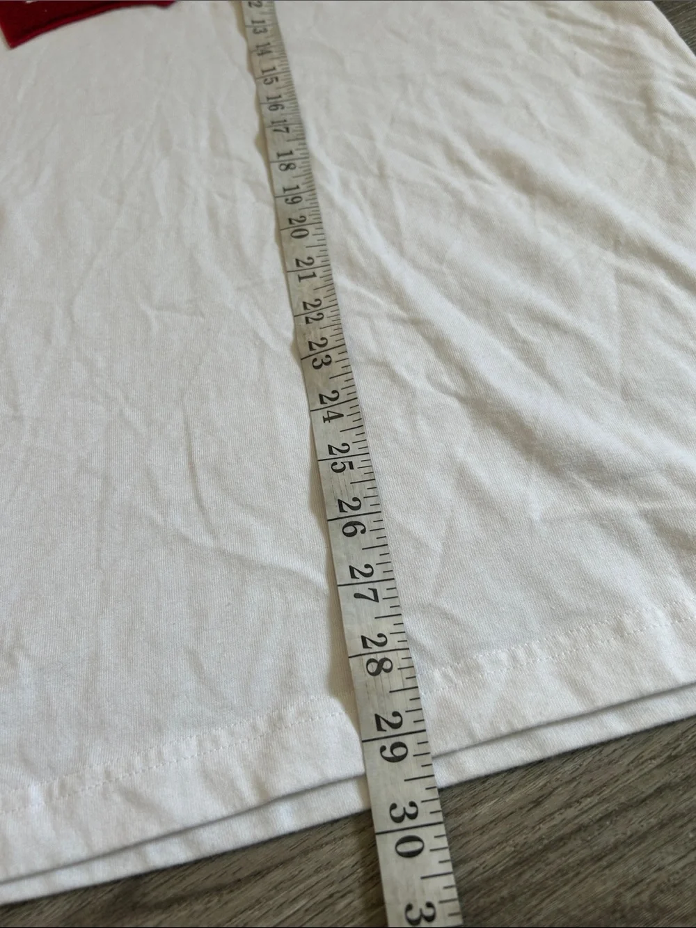 Levi’s White Fuzzy Batwing Logo Graphic Tee Shirt Size Large